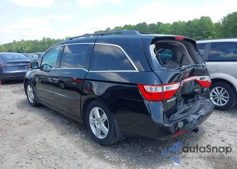 2013 Honda Odyssey Touring/Touring Elite z USA, uszkodzony, nr VIN 5FNRL5H92DB013323